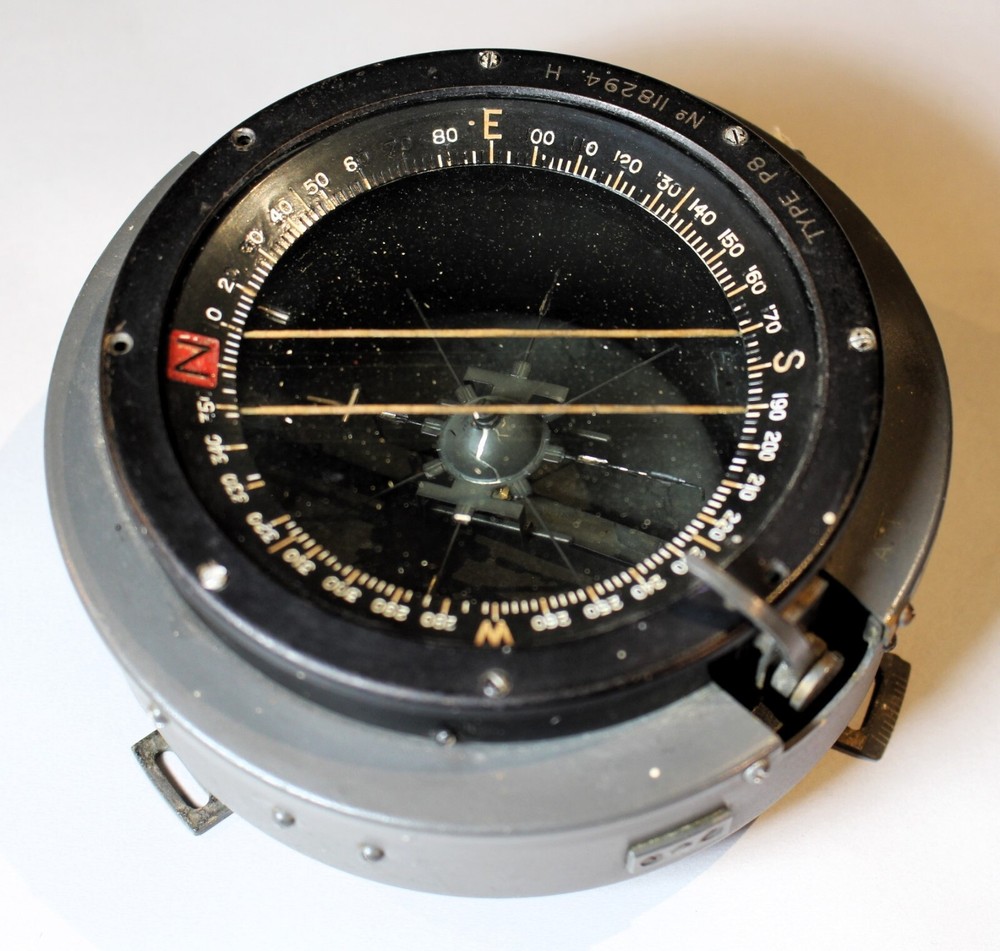 WWII British RAF Fighter Type P8 Compass (Air Ministry Ref.No. 6/AO.726) c.1940