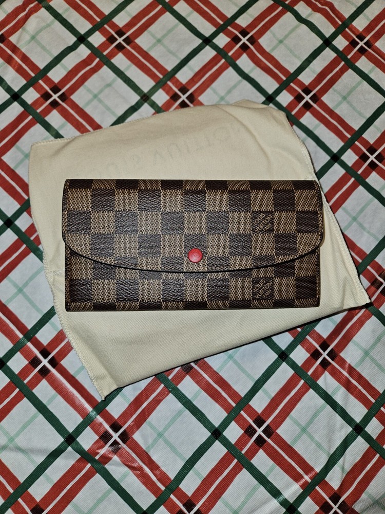 Louis Vuitton Emilie Wallet in Iconic Damier Canvas