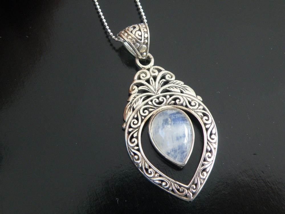 Vintage Sterling Silver 925 Large Rainbow Moonstone Pendant Necklace 20