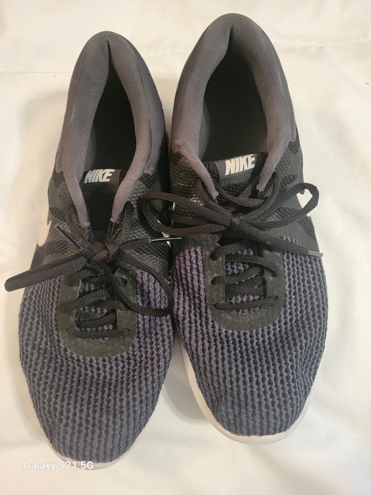 Womens Black Size 11 Nike Tennis Shoes