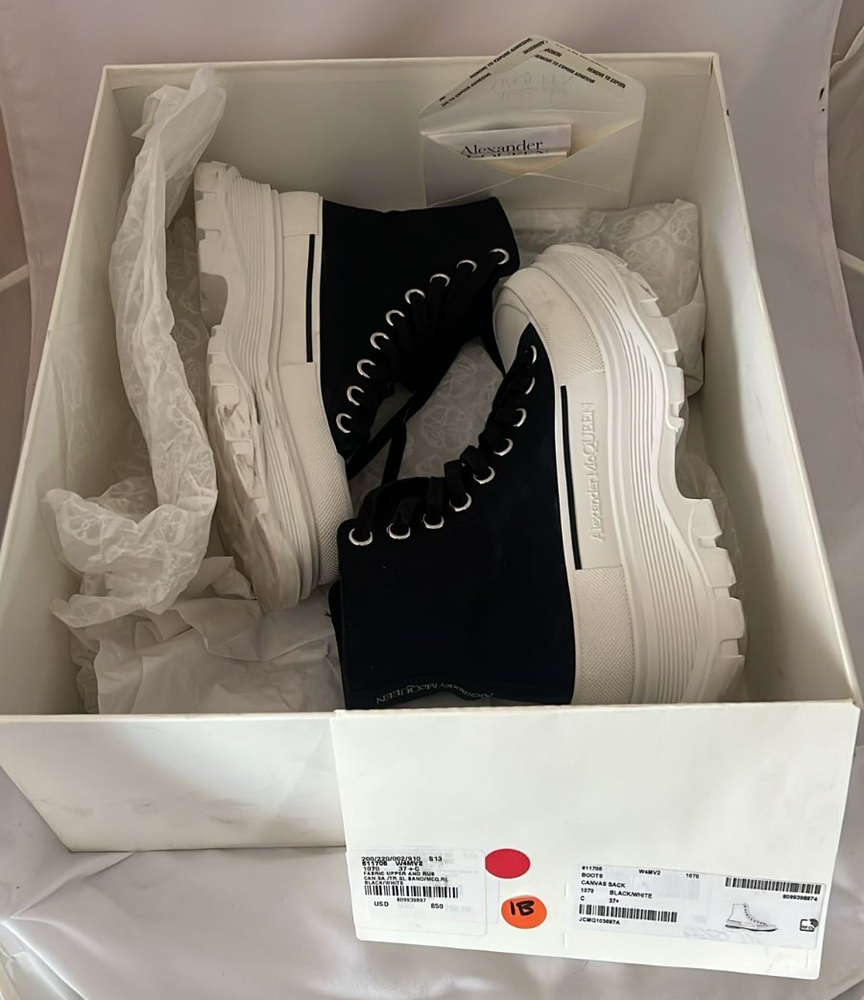 Alexander McQueen Tread High Black White 37.5