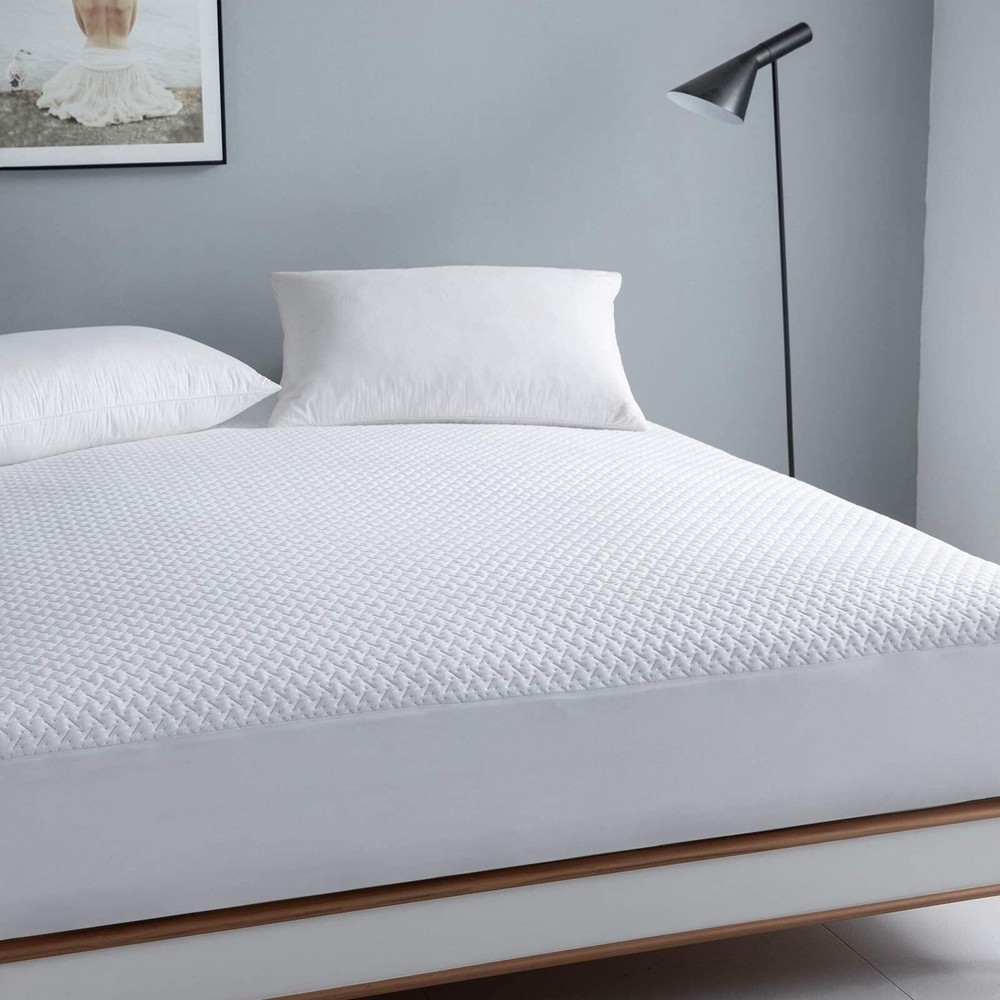 Queen Size Bed Waterproof Mattress Protector-Cooling Mattress Cover with Fitt...