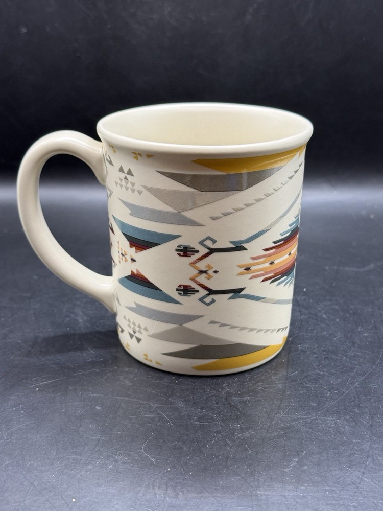 A Pendleton High Desert Collectible Mug 12 fl oz Southwest Tribal