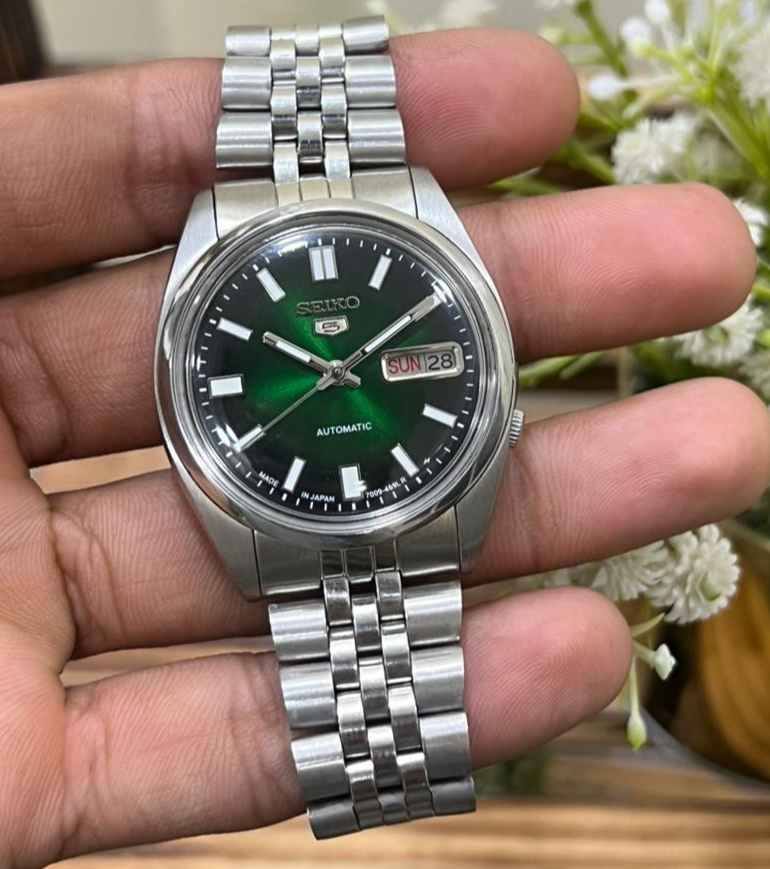 Seiko 5 Automatic  Green  Dail Mens Watch Japan Made 7009