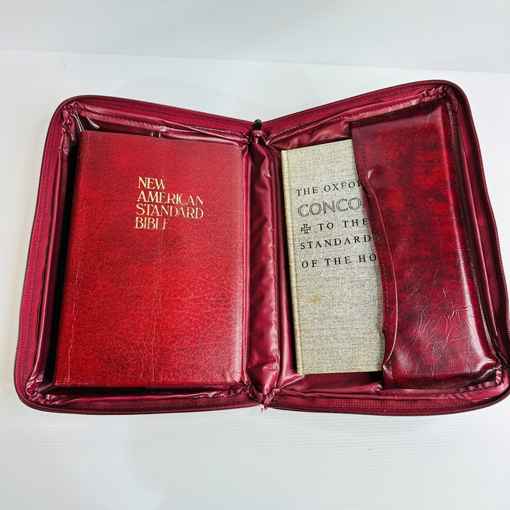 New American Standard Bible + The Oxford Concise Concordance + Zip Up Case