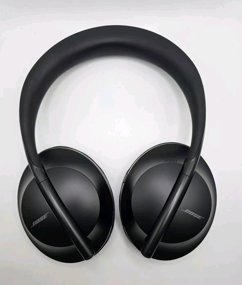 Bose 700 Noise Cancelling Wireless Over-Ear Headphones Black Pre-Owned