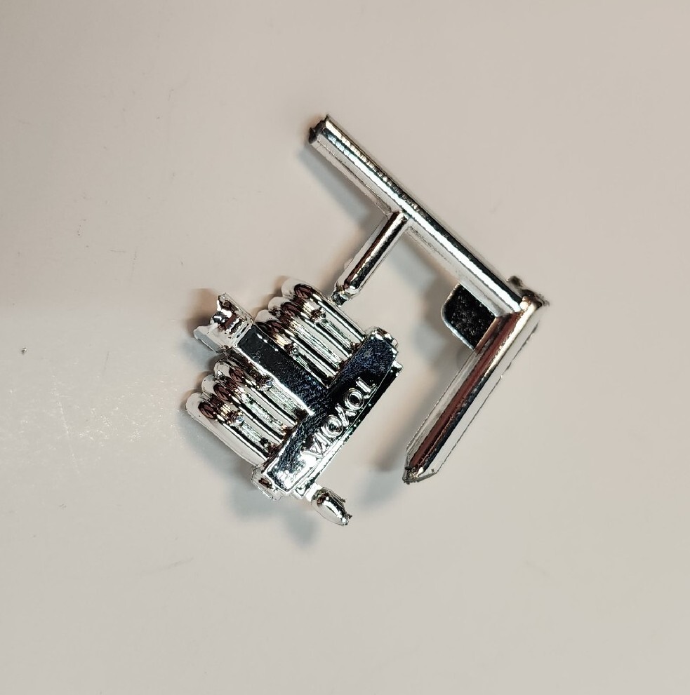 AMT 1/20 1992 Toyota 4x4 Pickup 1082 Parts Chrome Intake Manifold Cover