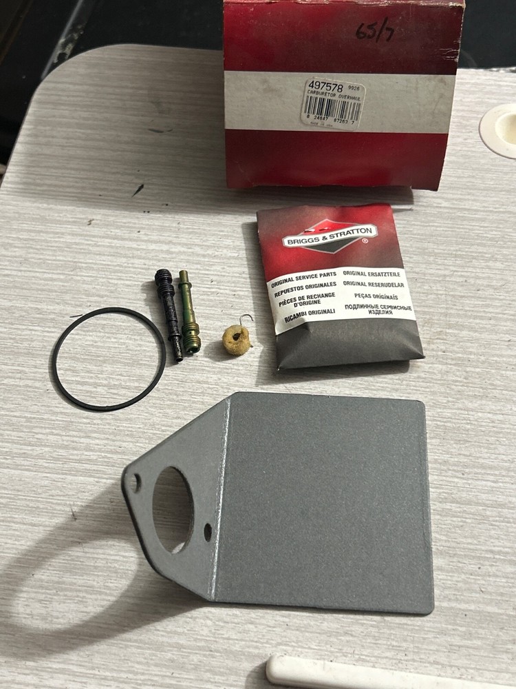 Briggs & Stratton Carburetor Overhaul Kit Part 497578 D71