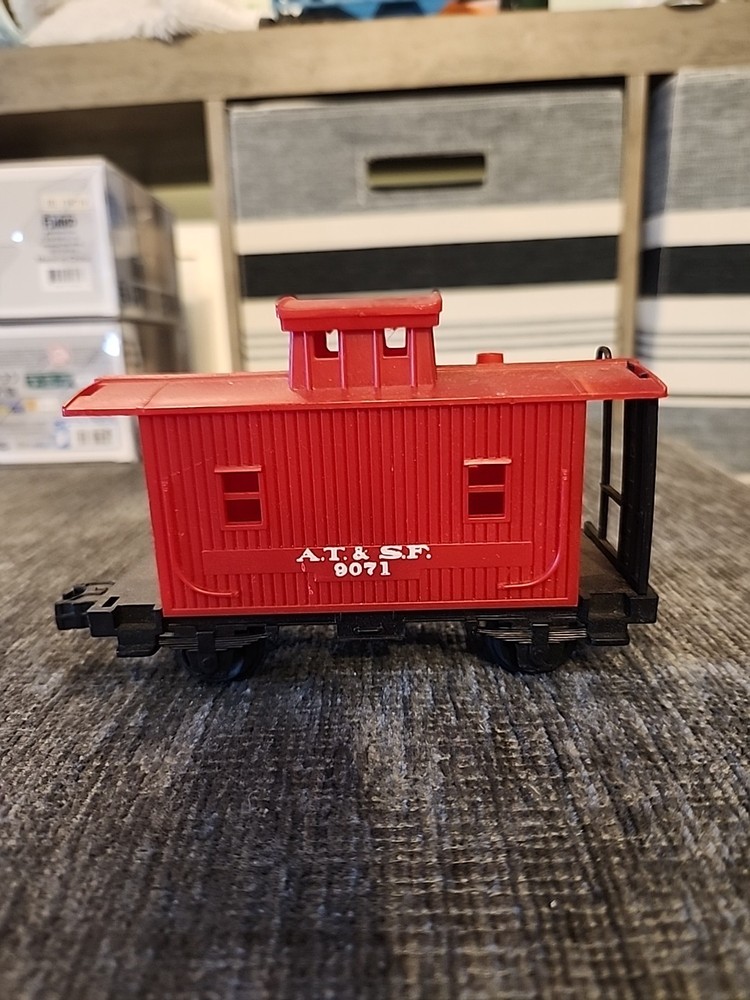 Lionel SF 9081 Caboose O Scale Model Train Car