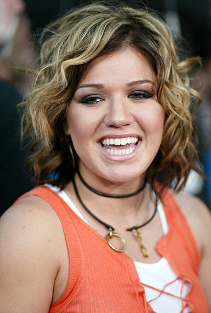Kelly Clarkson at 2003 Teen Choice Awards Arrivals Universal A Photo