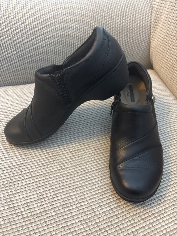 Clarks Channing Ann Black Leather Zip Comfort Loafer Shoes Women’s 7.5 M EUC