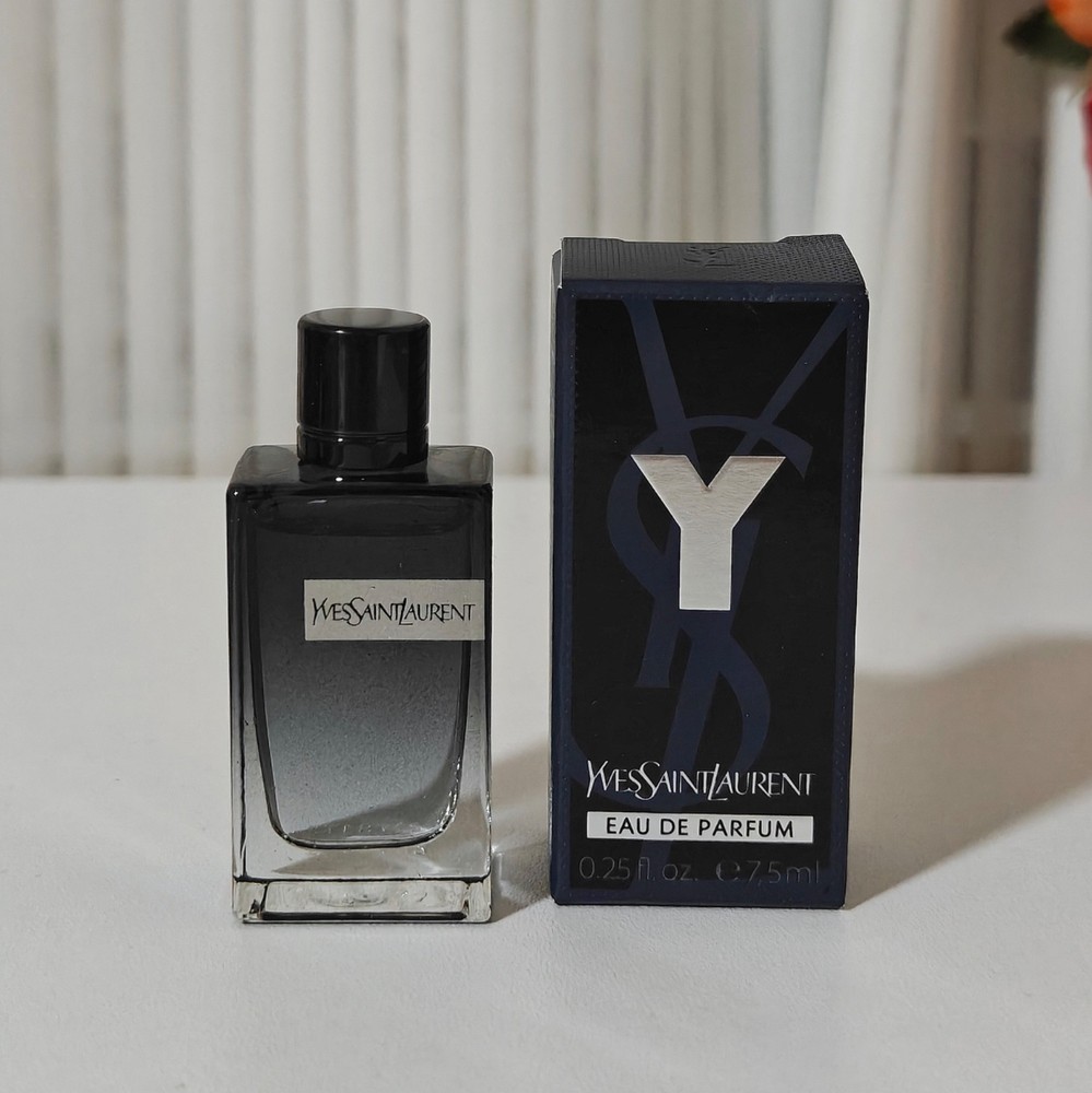 New Yves Saint Laurent Y Eau De Parfum 7.5ml/0.25fl.oz. Mini Splash
