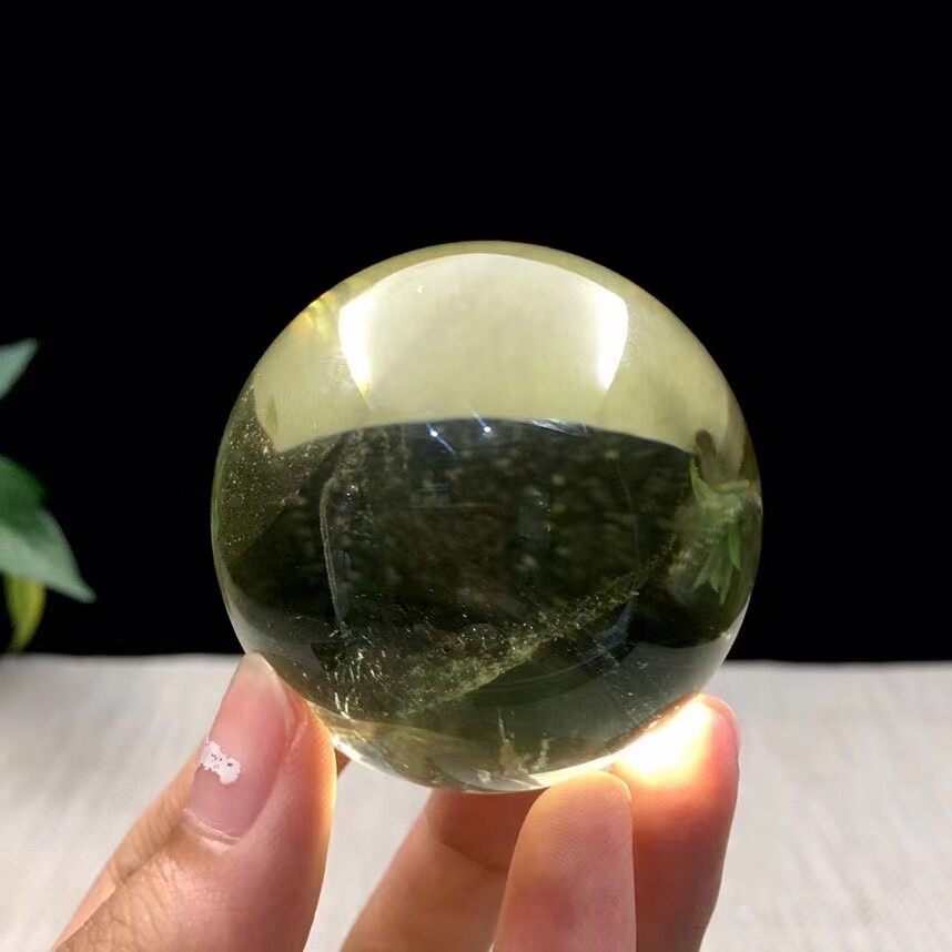 54mm AAA+ Natural Citrine Quartz Sphere Rainbow Crystal Ball for Reiki Healing 210g Gemstone Energy Enhancer