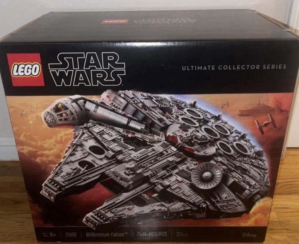 LEGO Star Wars UCS Millennium Falcon (75192) SEALED