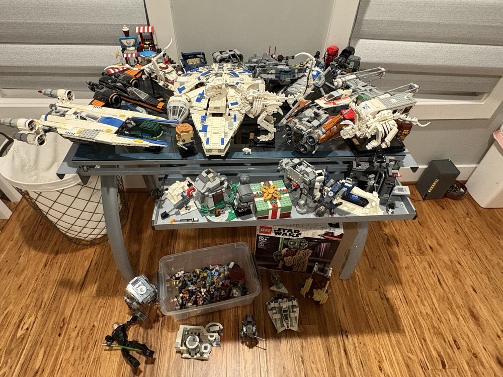 Huge LEGO Sets Lot, Star Wars, Brickheads, City, and Minifigures