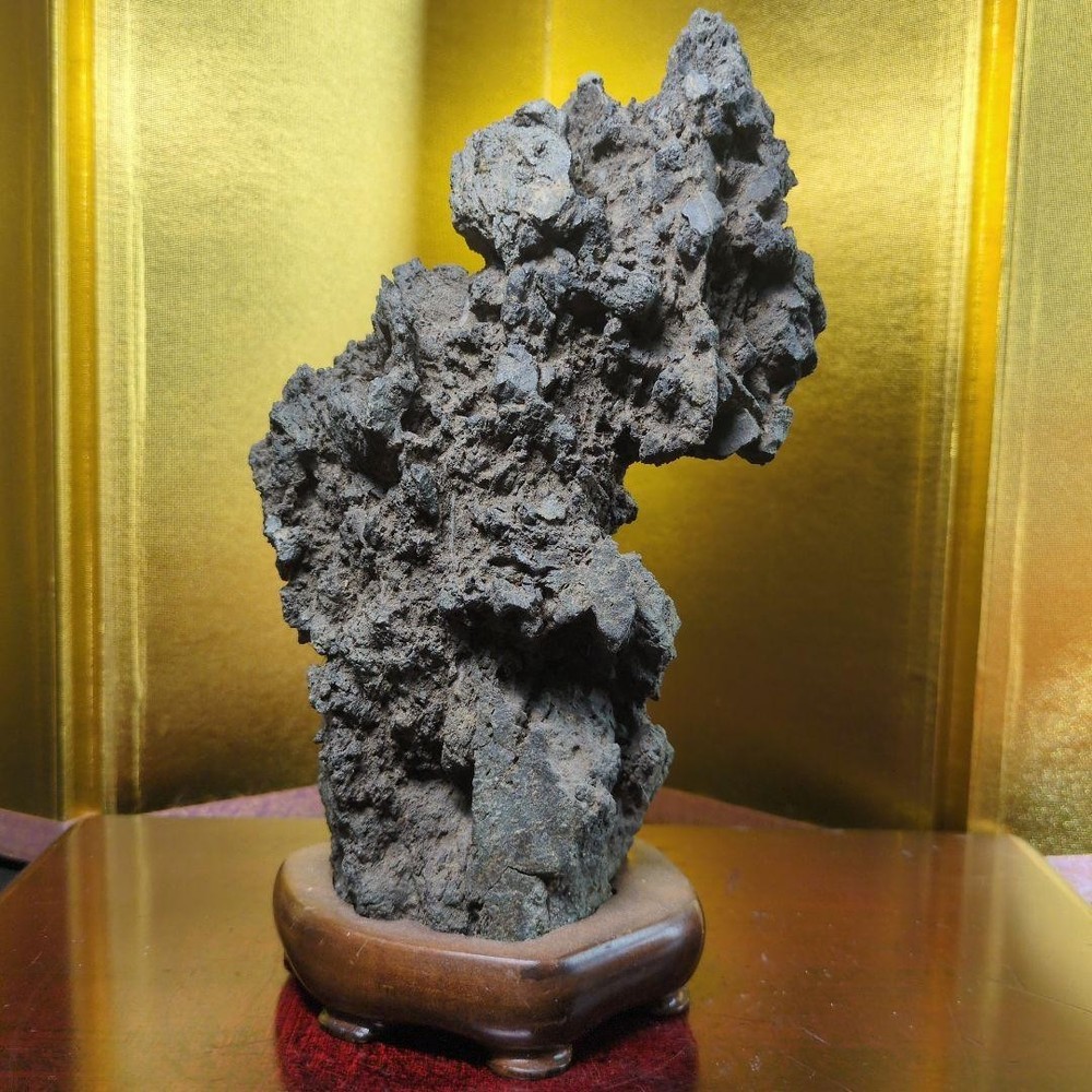 Japanese Suiseki Natural Viewing Stone with Wooden Base Black Tone 1.32kg Japan