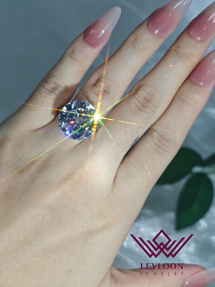 15 Carat Round Cut  D Colorless Martini Setting 18K Gold Moissanite Ring