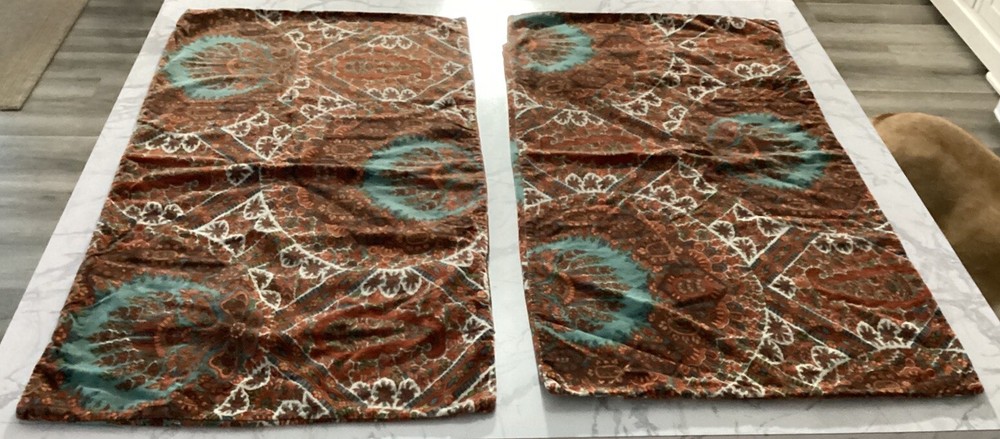 Pottery Barn King Velvet Sabrina Paisley Pillow Covers 2-Pack Envelope Flap