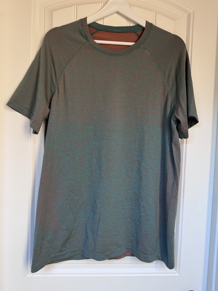 Lululemon Metal Vent Tech Short-Sleeve Green/OrangeMen’s Shirt - Size L