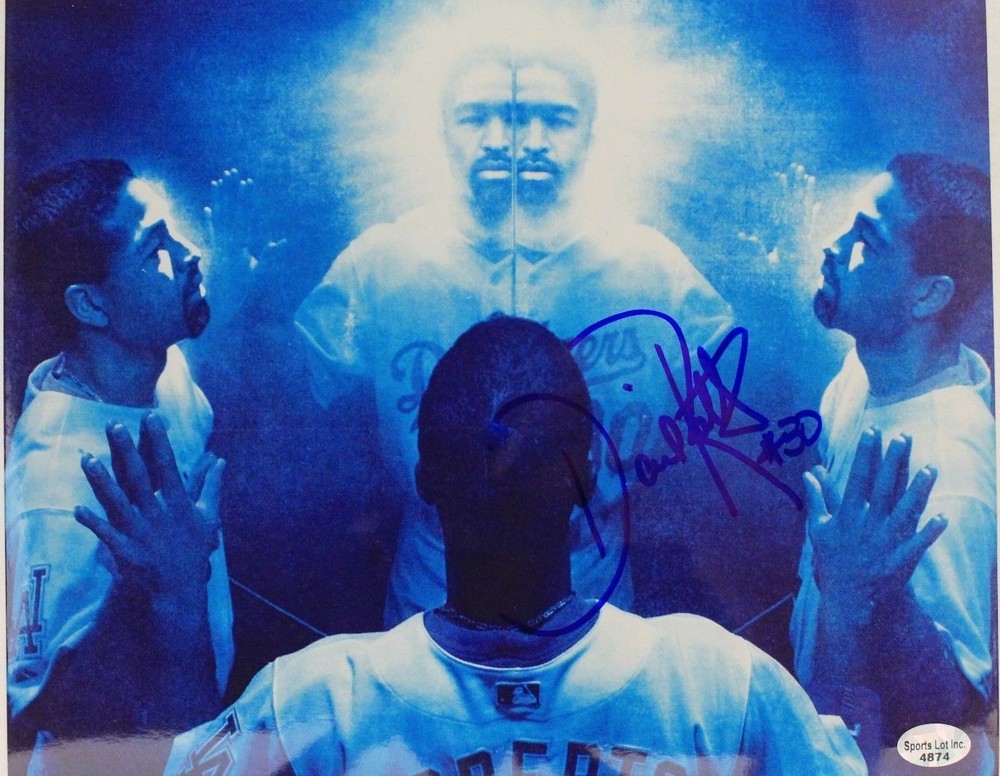 Dave Roberts  Dodgers Manager Signed 8x10 Autographed MLB Photo 17I