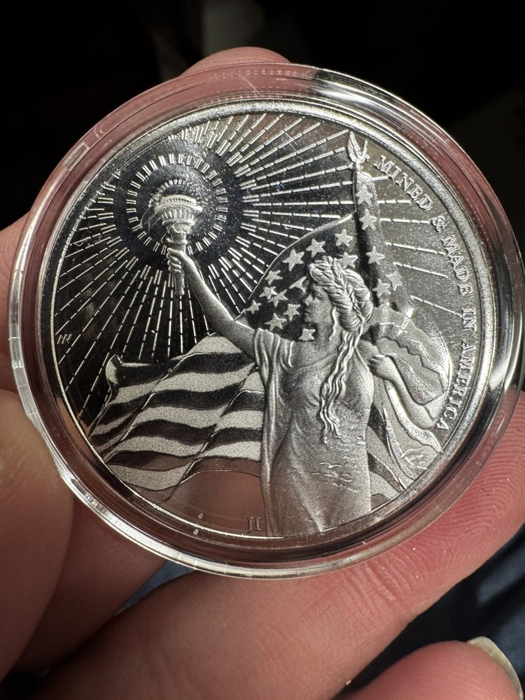 American Reserve Bullion Silver 1 oz Round Liberty/Flag.  Bunc