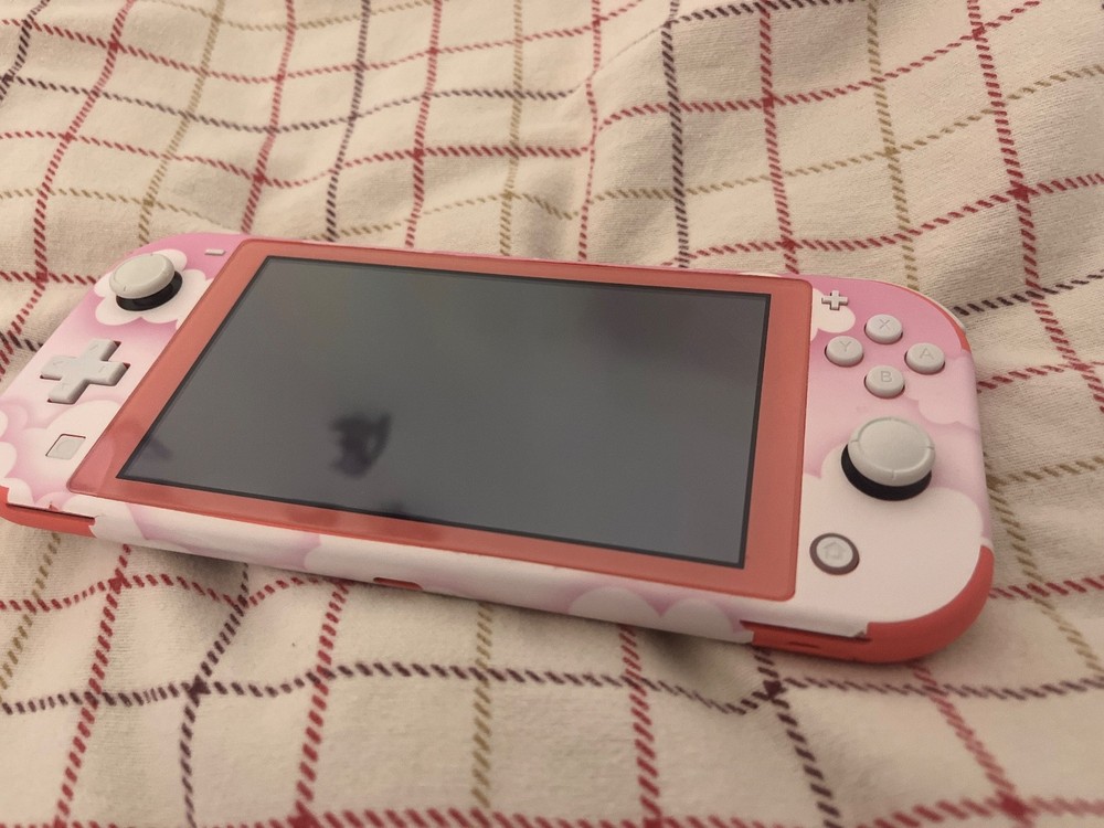 Nintendo Switch Lite 32 GB Gaming Console - Coral WITH Mario Kart 8 Deluxe Game