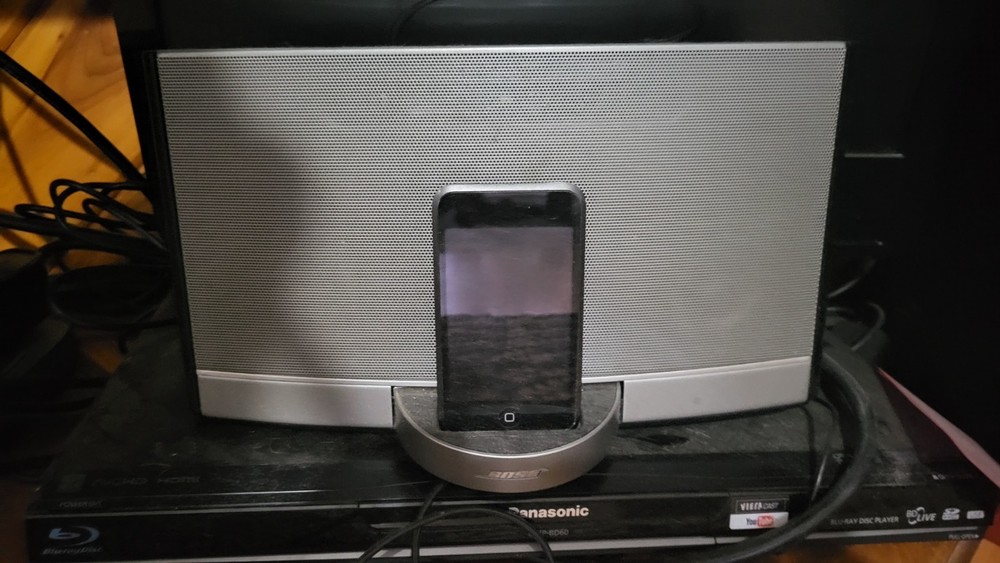 Bose SoundDock N123 iPod Dock Portable Digital Music System Speaker w Power Cord