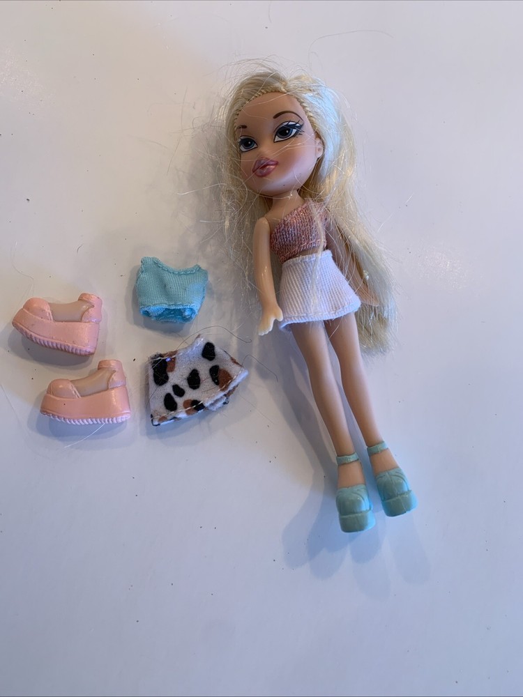 Vintage 2002 MGM Bratz Cloe Mini With Outfit