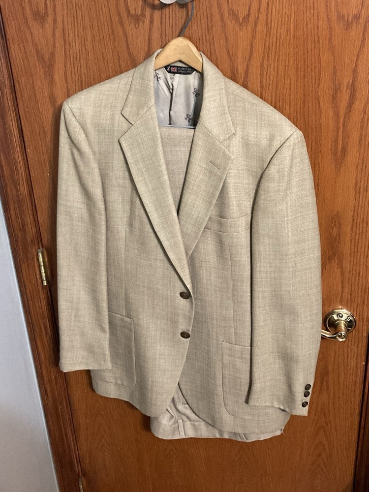 Vintage  Austin Reed Men's 2-Piece Wallachs Suit 44R