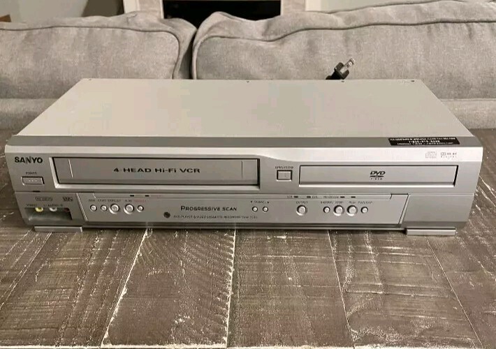 Sanyo DVW-7200 DVD Player VCR Combo 4 Head Hi-Fi Tested With AV Cable No Remote