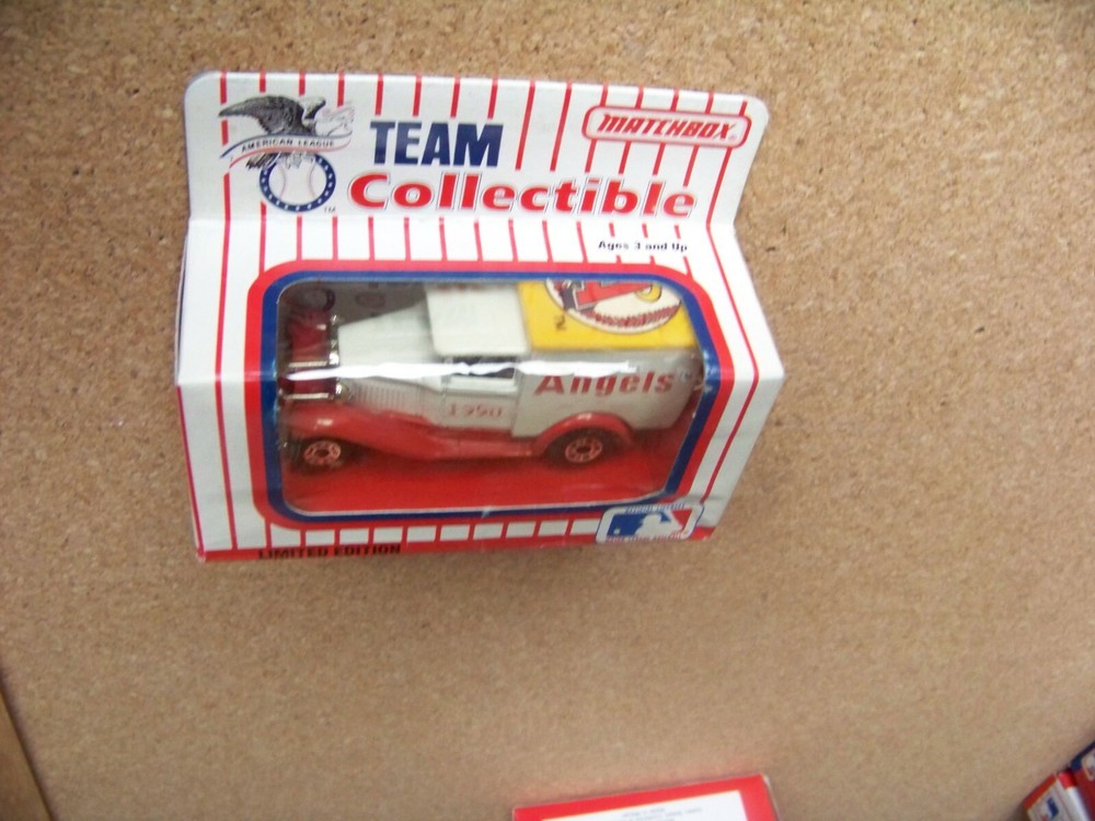 1990 California Angels White Rose Matchbox diecast truck 1st series c39958