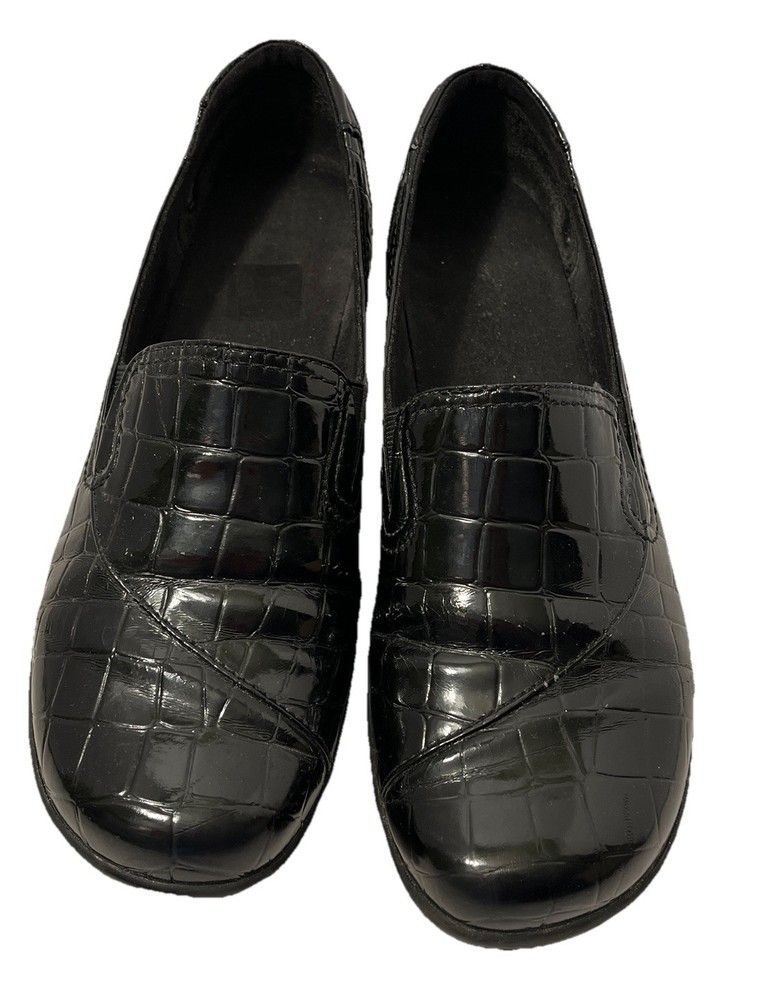 Clarks womens shoes 2” heels dress shoes round toe black size 8.5M Textured