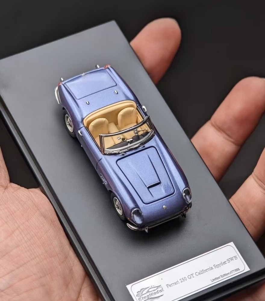 King 1:64 Blue 250GT California Spyder SWB Sport Model Diecast Metal Car