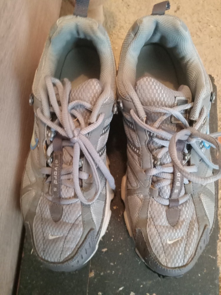 Women's Size 9.5 Gray Nike Alvord Series Sneakers Tennis Shoes Running Shoes