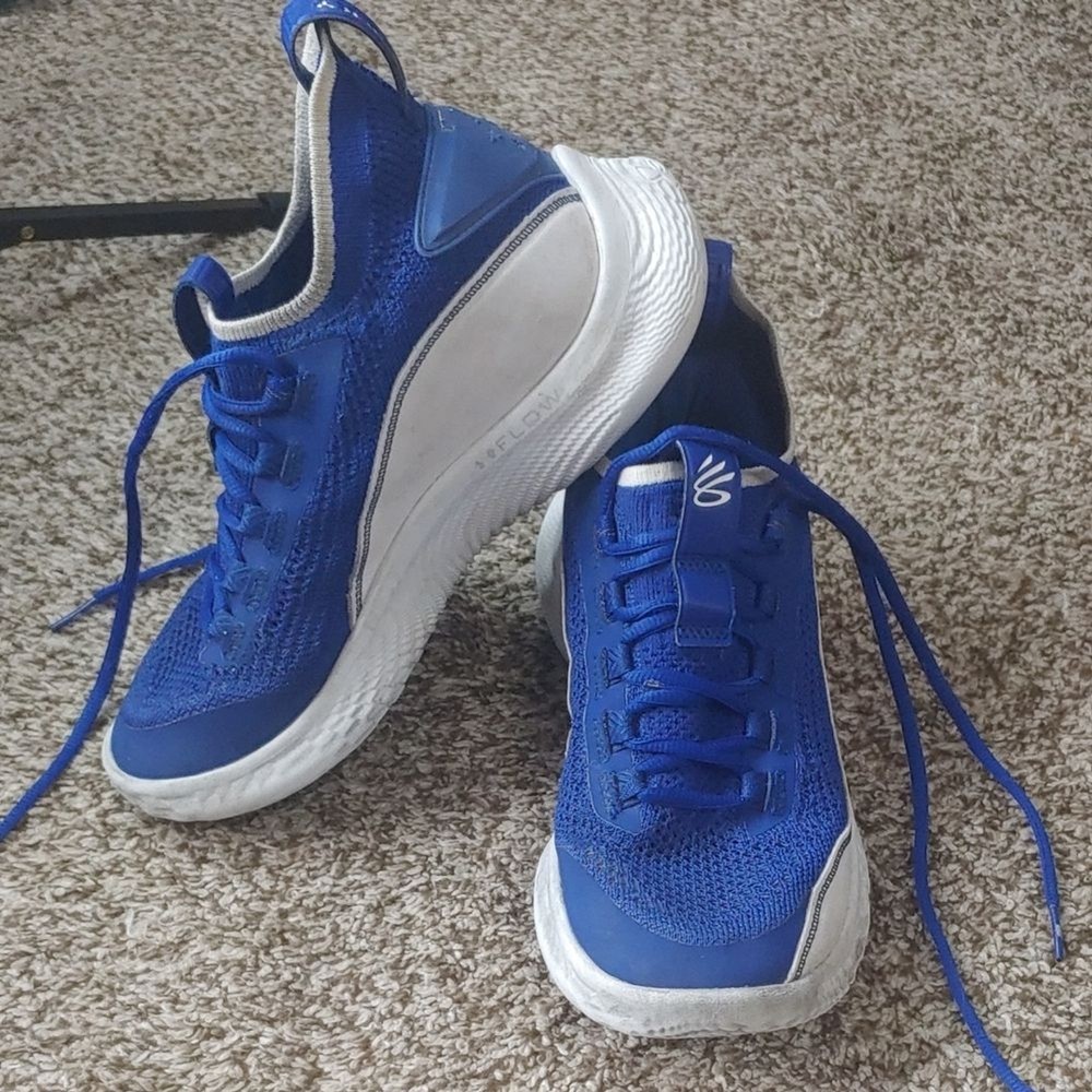 Under Armour Flow 8 Curry Youth Size 6.5 Basketball Shoes Blue and White
