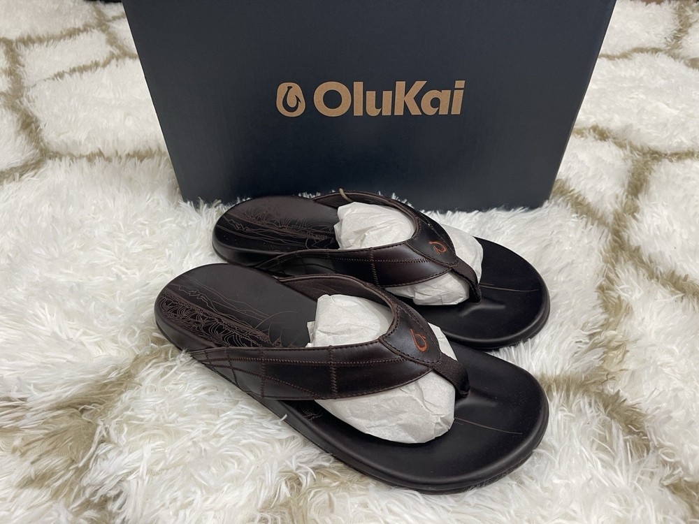 NWT Olukai Men's Hokulea Kia Size 10 Flip Flops Dark Wood Beach Sandals