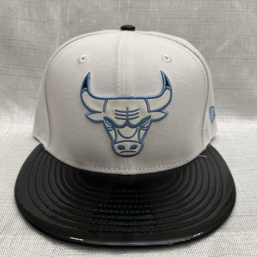 New Era Patent Leather 59FIFTY Fitted Cap Chicago Bulls Size 7 1/4 Black Blue