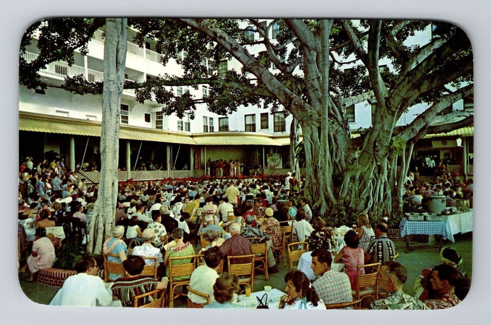 Waikiki HI-Hawaii, Moana Hotel Banyan Court, Advertising, Vintage Postcard