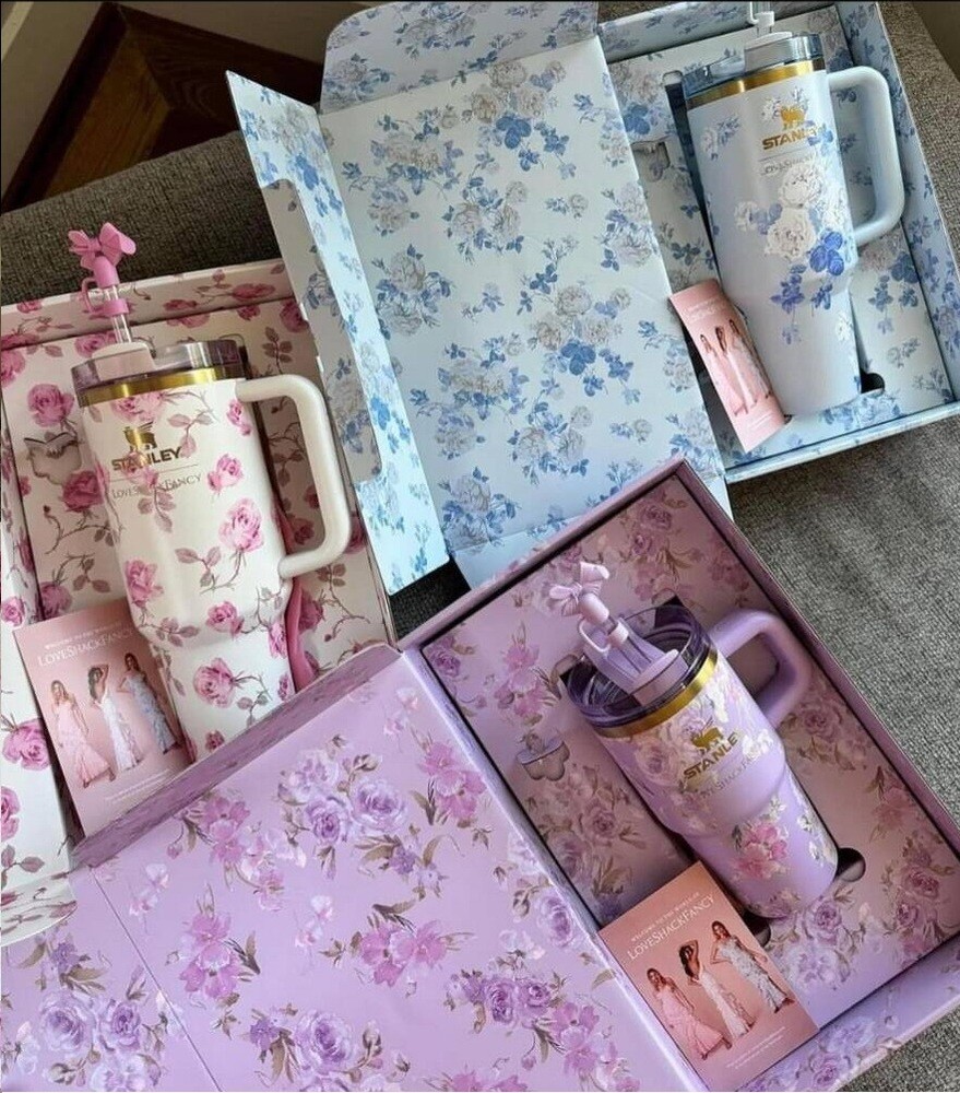 Stanley Tumbler 40 OZ Love Shack Fancy Christmas Gift Quencher H2.0 New W/ Straw