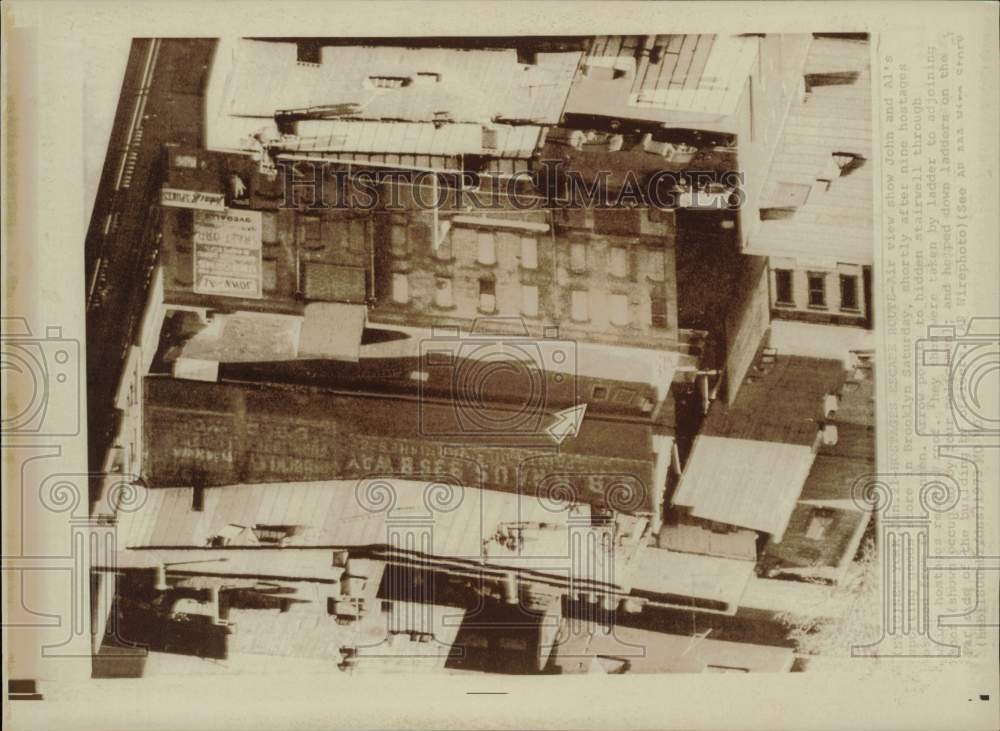 1973 Press Photo Air View of How Hostages Escaped Gunmen in Brooklyn Store, NYC