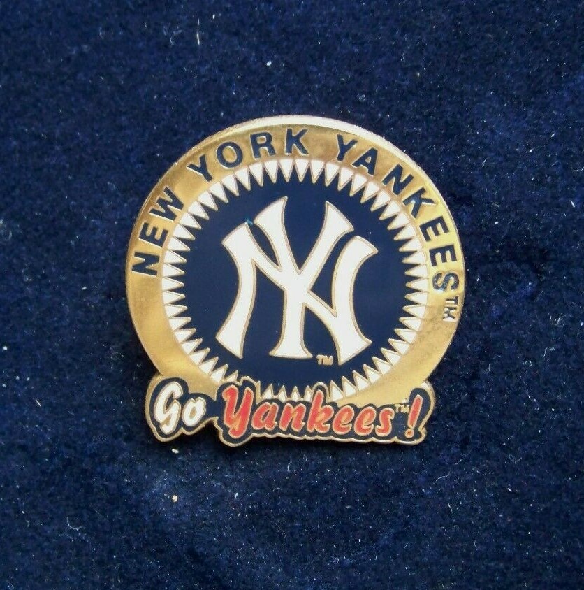 2003 New York Yankees Go Yankees MLB Lapel Pin c28705 Team Logo