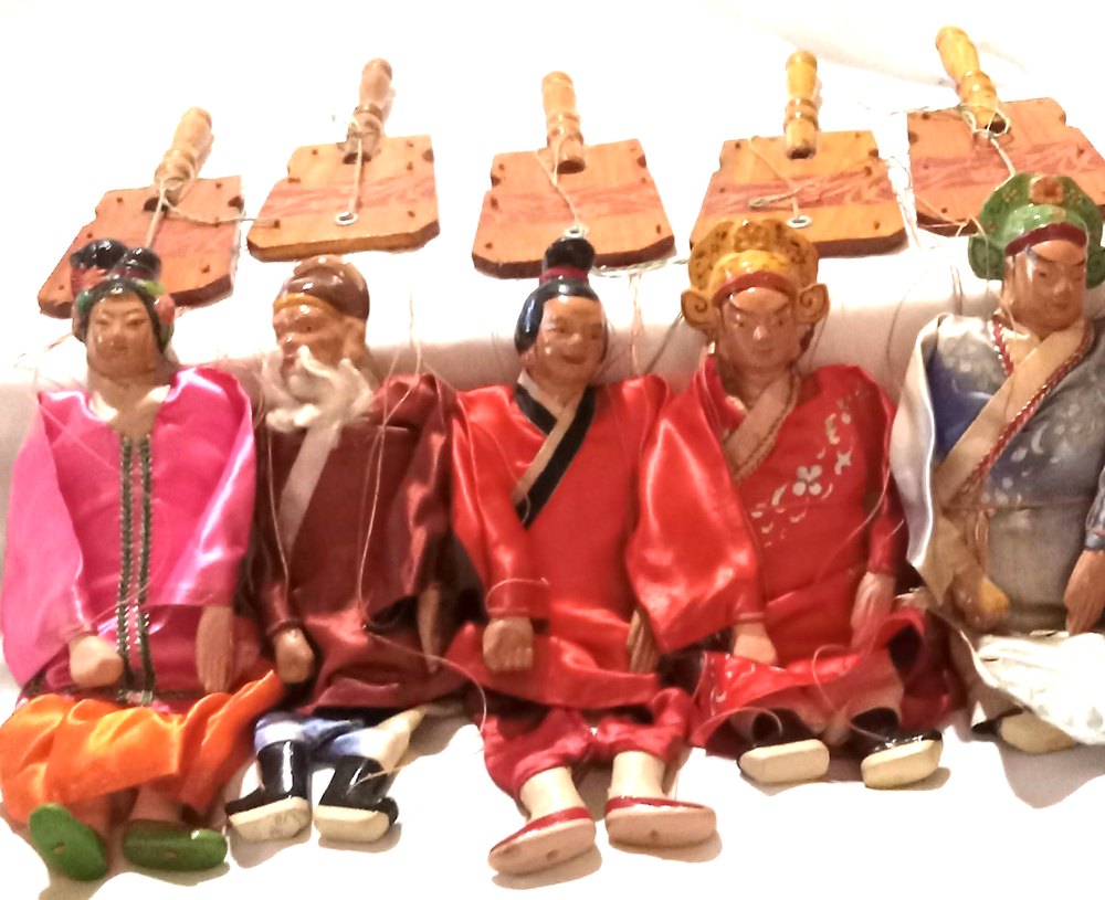 5 Chinese Peking Opera Marionettes/Puppets Silk Costumes Hand Painted 1940 READ