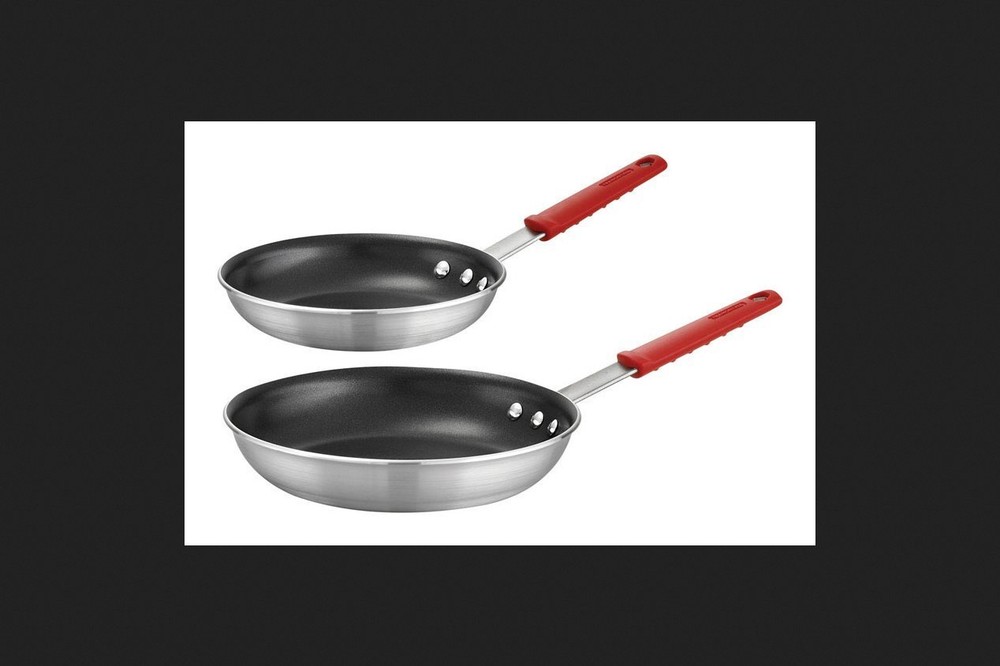 Set of 2 Silvertone Aluminum Frying Pans (8 and 10 in.)
