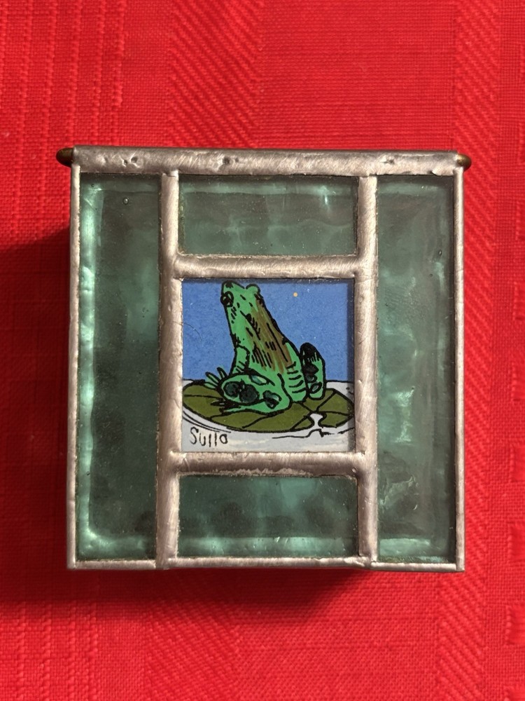 Sullo Glass Studio Signed Frog Lily Pad Trinket Box 2x2 Hinged