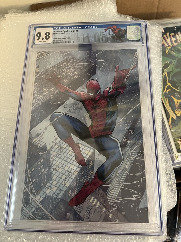 ULTIMATE SPIDER-MAN #1 CGC 9.8 1:25 Incentive Virgin Var 3rd Print Marvel 2024