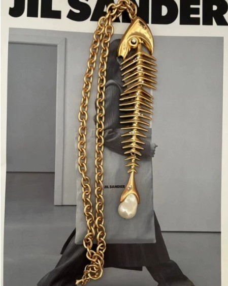 Schiaparelli Fishbone Paired with Baroque Pearl Pendant Necklace