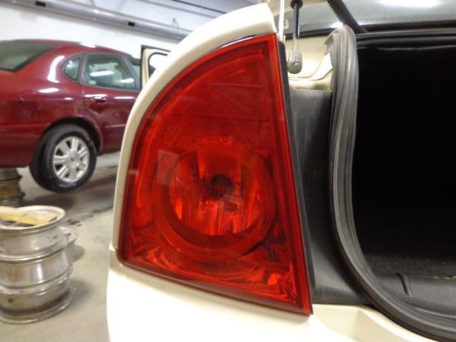 Red Lens Tail Light Quarter Panel Mount for 08-12 Chevy Malibu 2038201