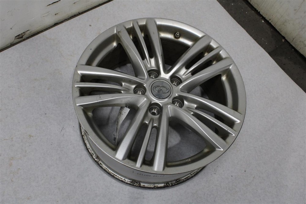 Used Wheel fits: 2013  Infiniti g37 17x7-1/2 alloy Sdn 5-triple spoke Gr