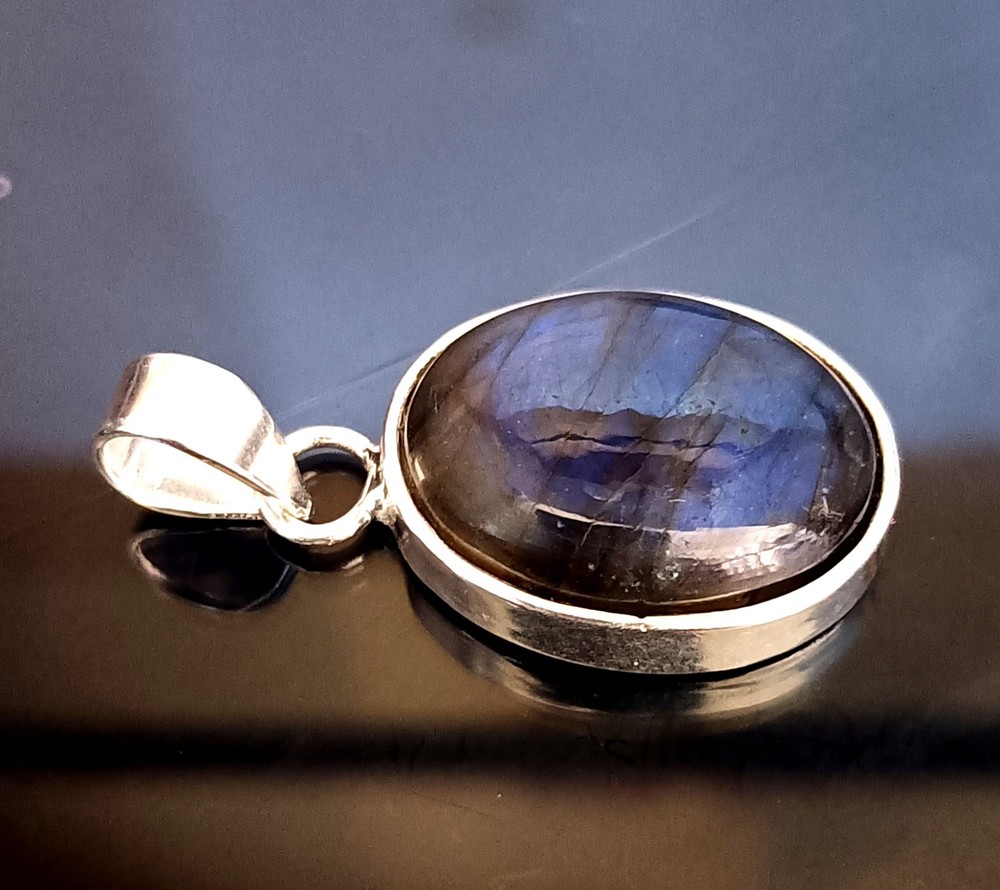 29.95 Ct Natural LABRADORITE Oval Gemstone Sterling Silver A+ Pendant