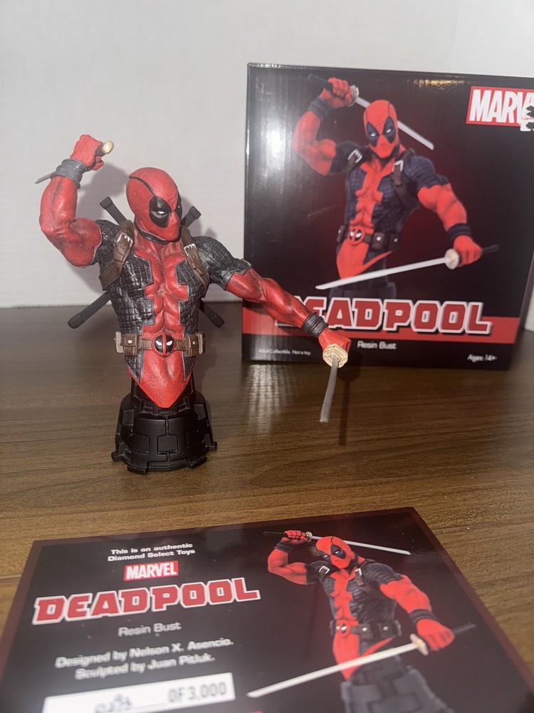 Marvel Diamond Select Deadpool 1/7 Scale Resin Bust Limited Edition to 3000